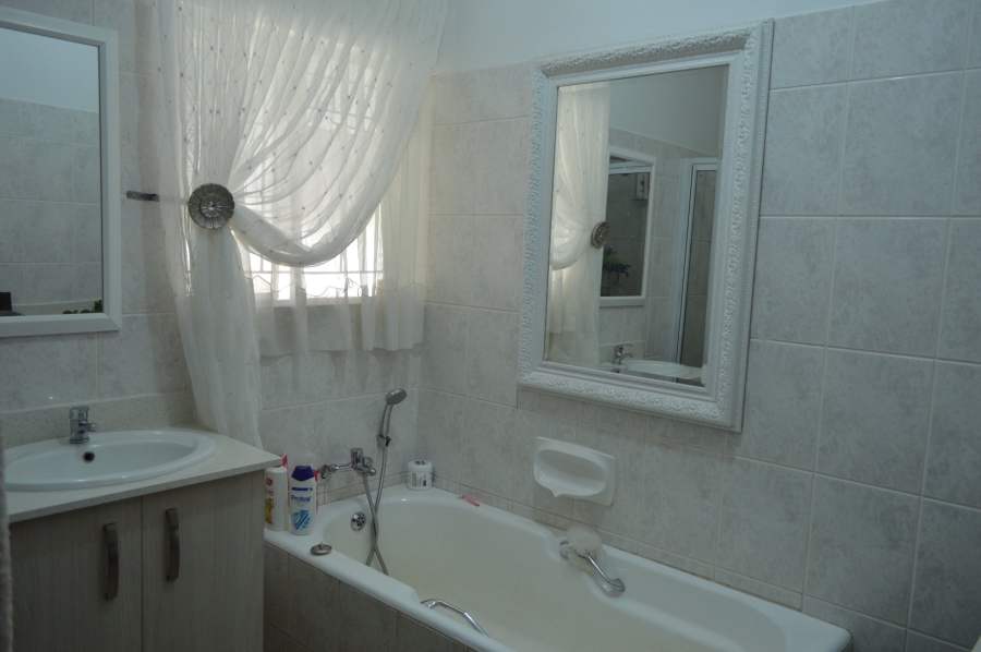 3 Bedroom Property for Sale in Wilkoppies North West
